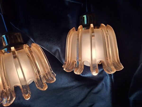 Ensemble de 3 suspensions Doria en verre dépoli de couleur ambre, années 1960.