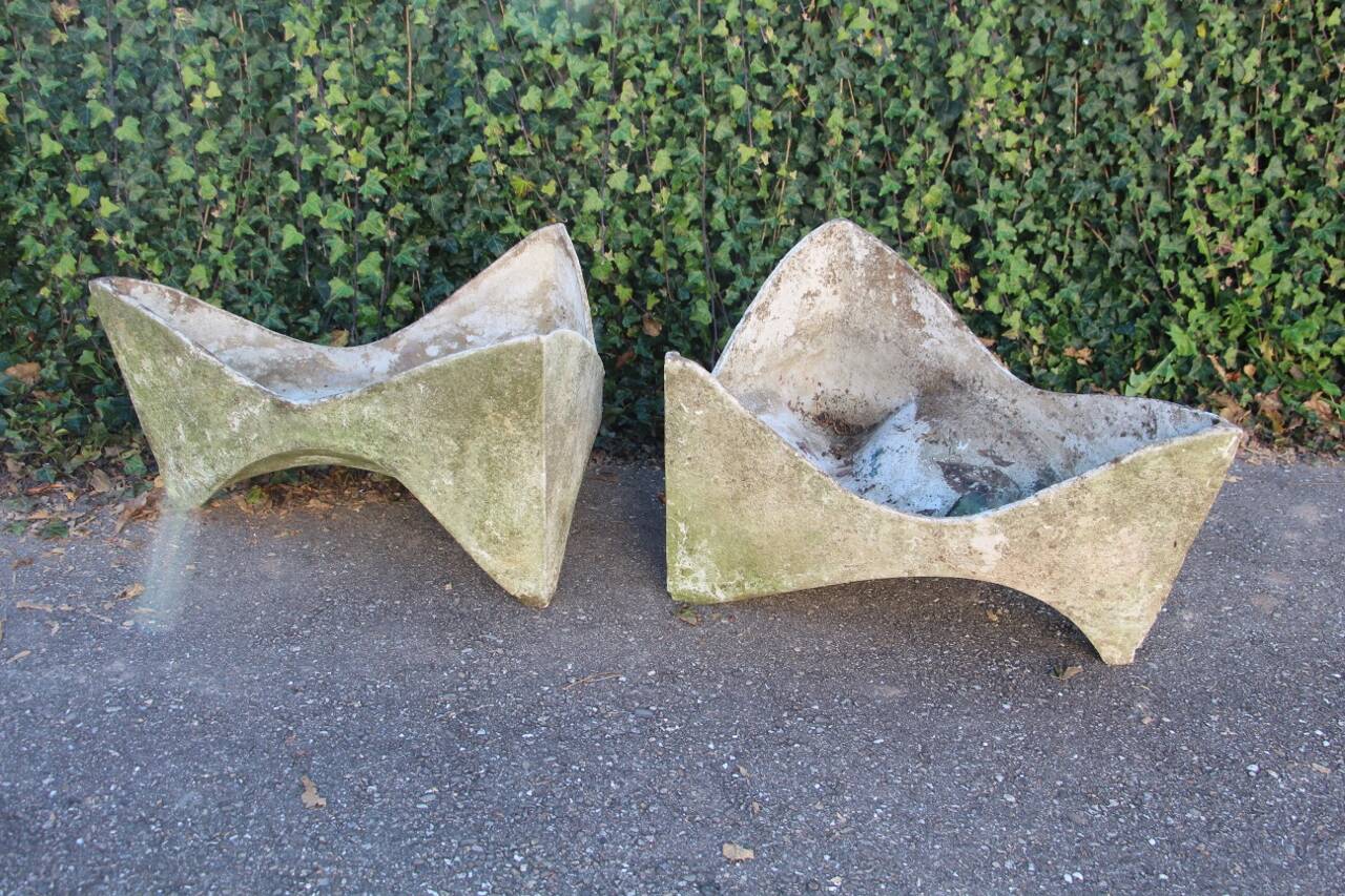 Pair of "Tooth" Planters by Willy Guhl