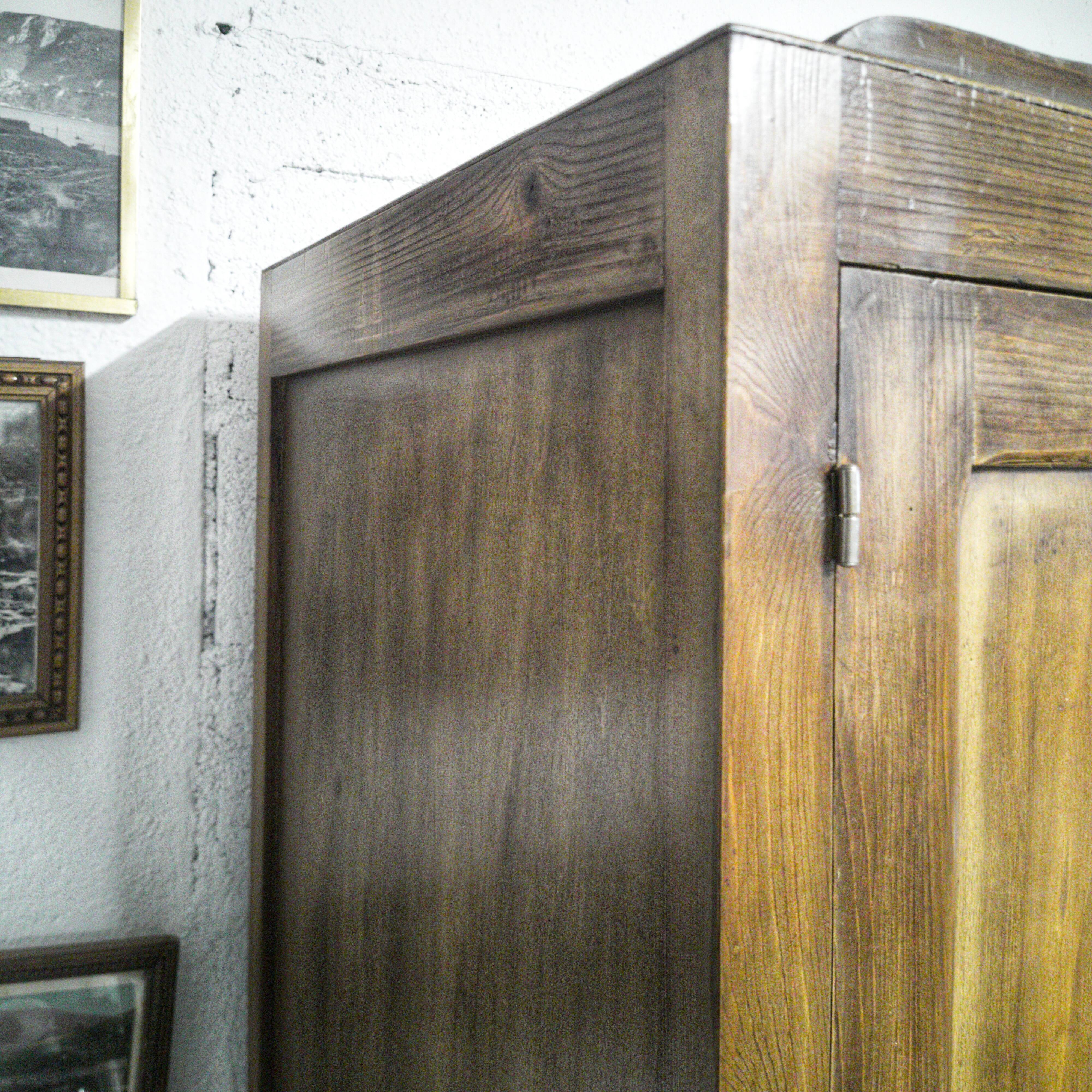 Armoire parisienne