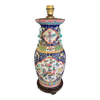 Pied de lampe en porcelaine chinoise avec socle bois tons bleu vert et rose