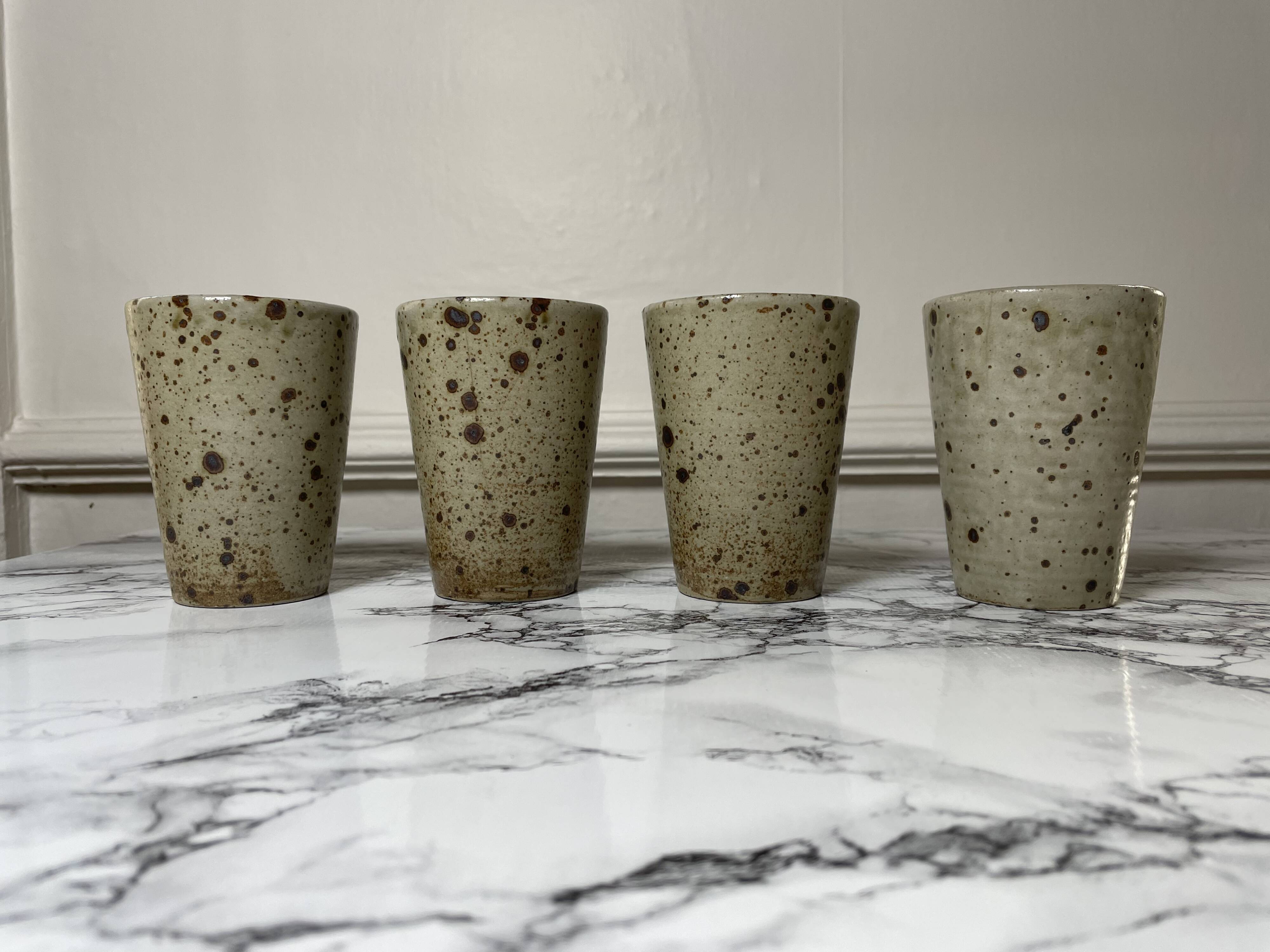 Beige pyrite stoneware mugs