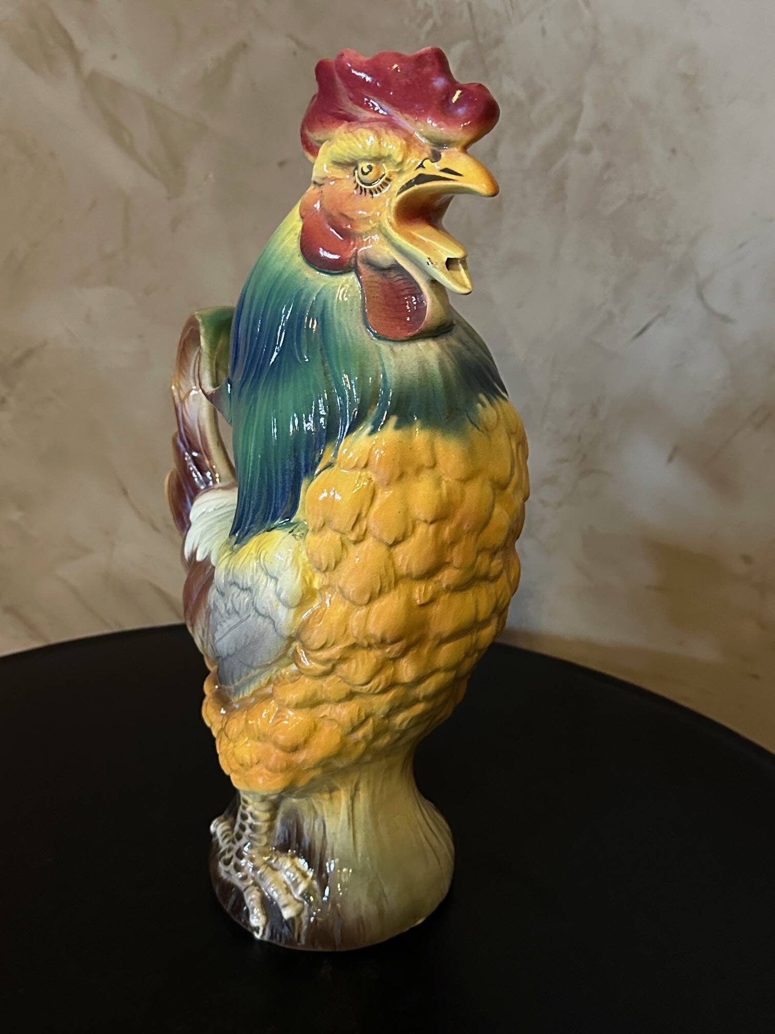 Rooster pitcher in slip