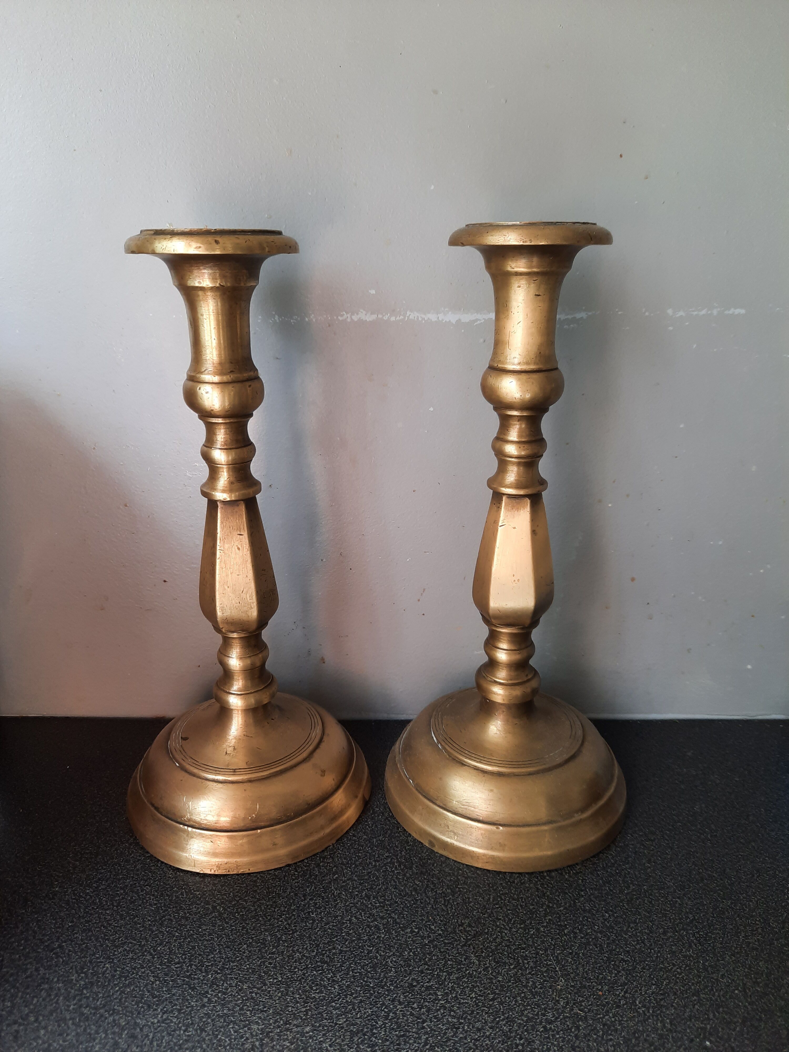 Candlestick pair