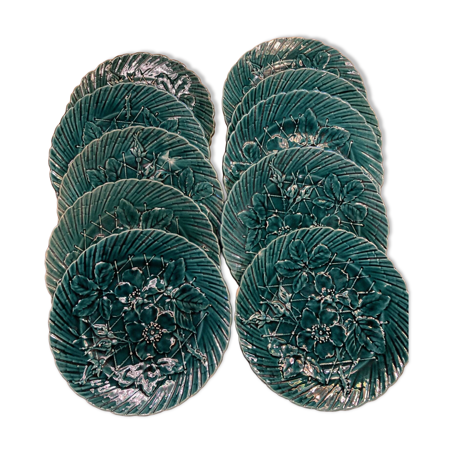 Set of 10 green earthenware dessert plates with a finely embossed floral pattern