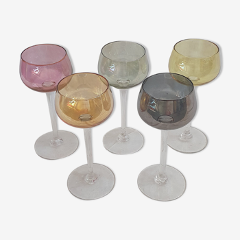 5 colored wine glasses