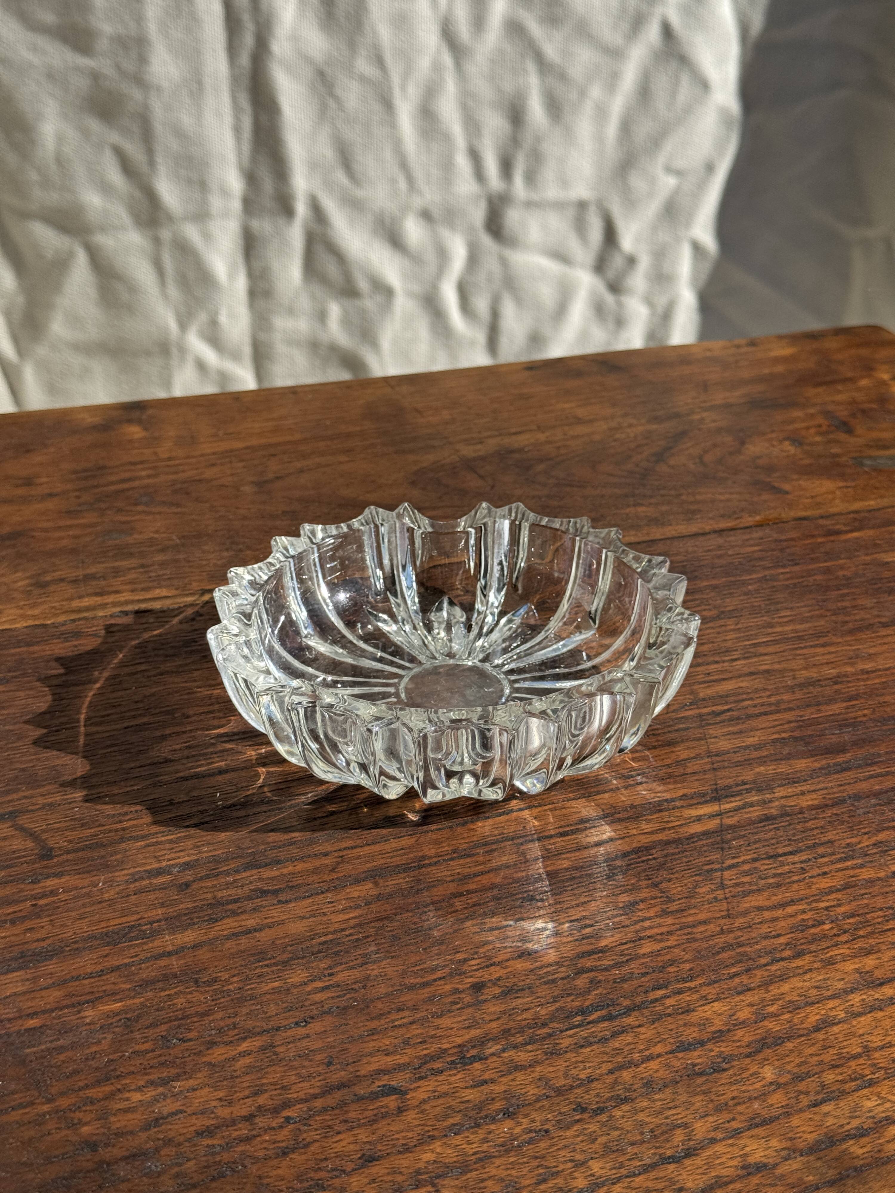 Vintage glass ashtray with scalloped edge D13 H3.5