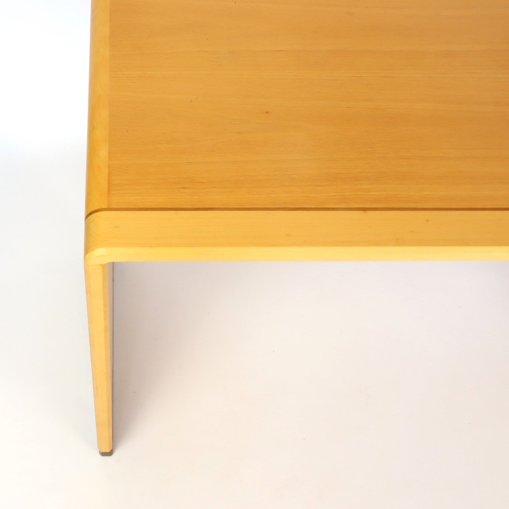 Bureau "skandiform"