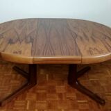 Central-footed rosewood round table