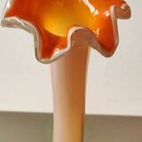 Vase à collerette en verre d"art soufflé vert et orange