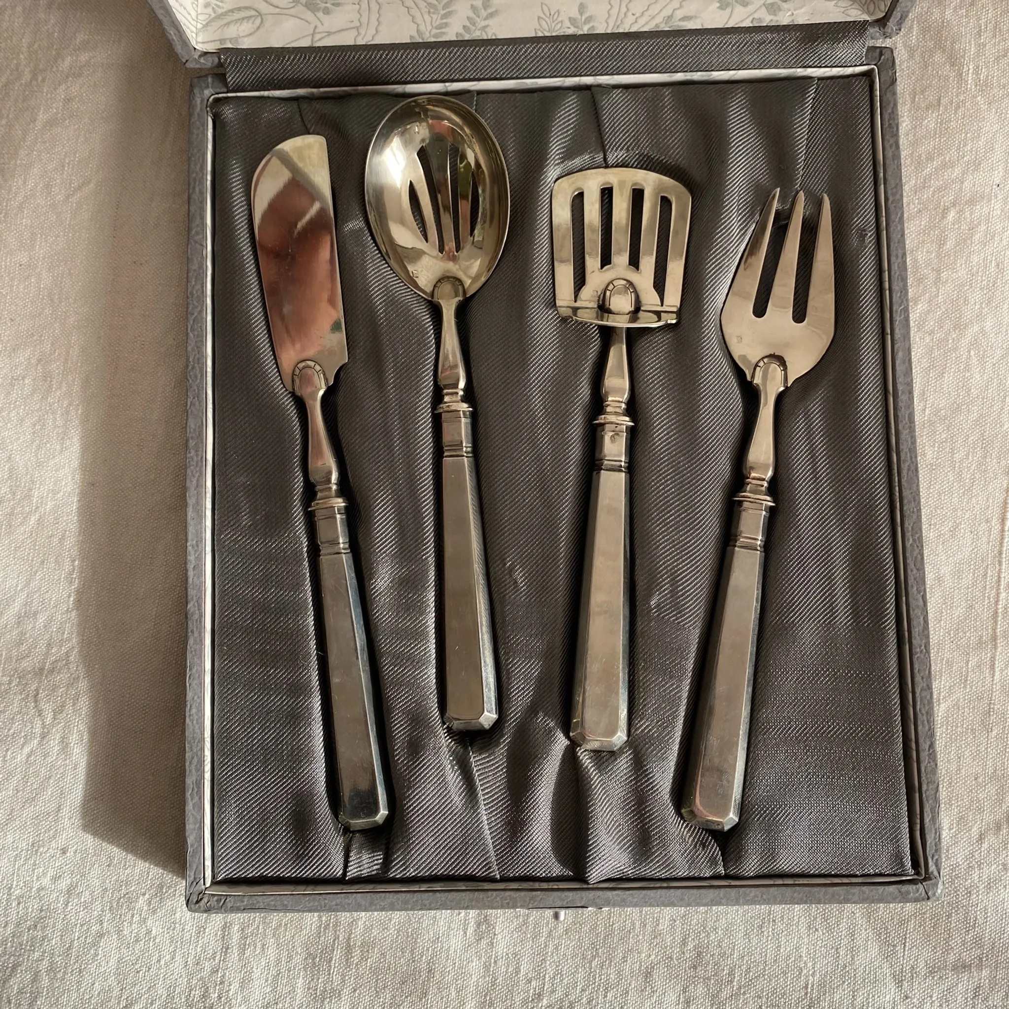 Box set for petits fours silverware Maison Ercuis