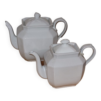 2 teapots - old - vintage