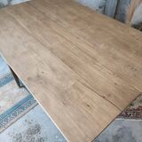 Farmhouse table with an extension