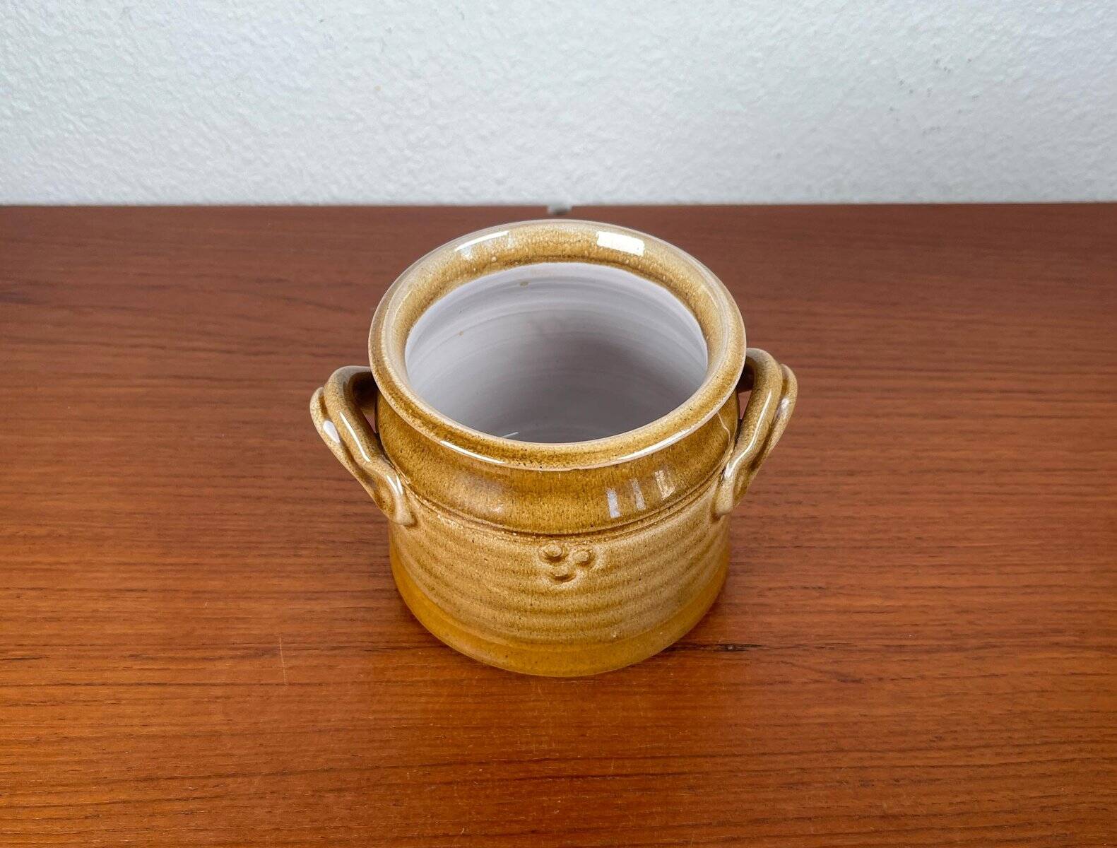 Mid-century Danish studio pottery bowl by Kaj Henning Jensen for Kh Keramik, 1960s.