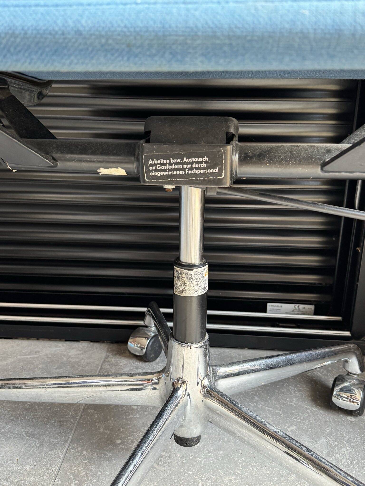 EA 119 Office Chair Charles Eames VITRA