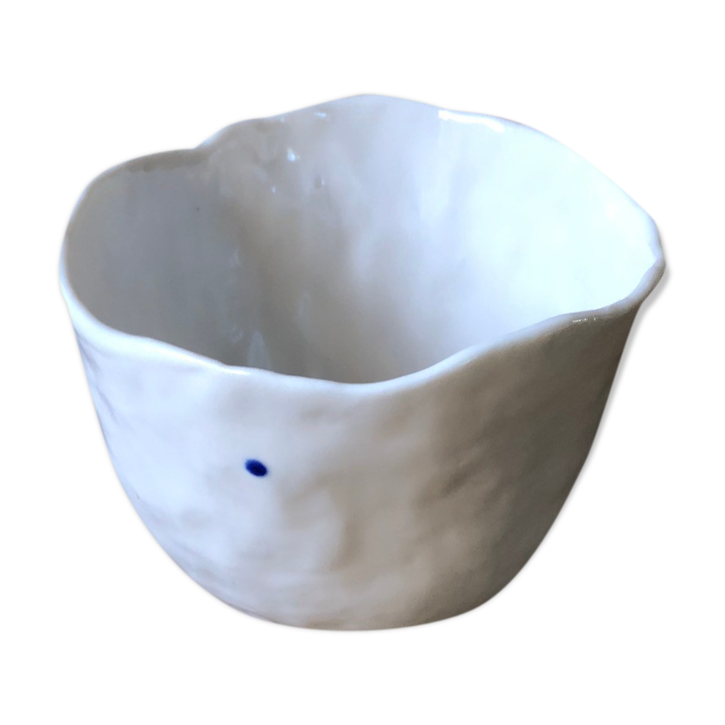 Porcelain bowl made with pinch technique