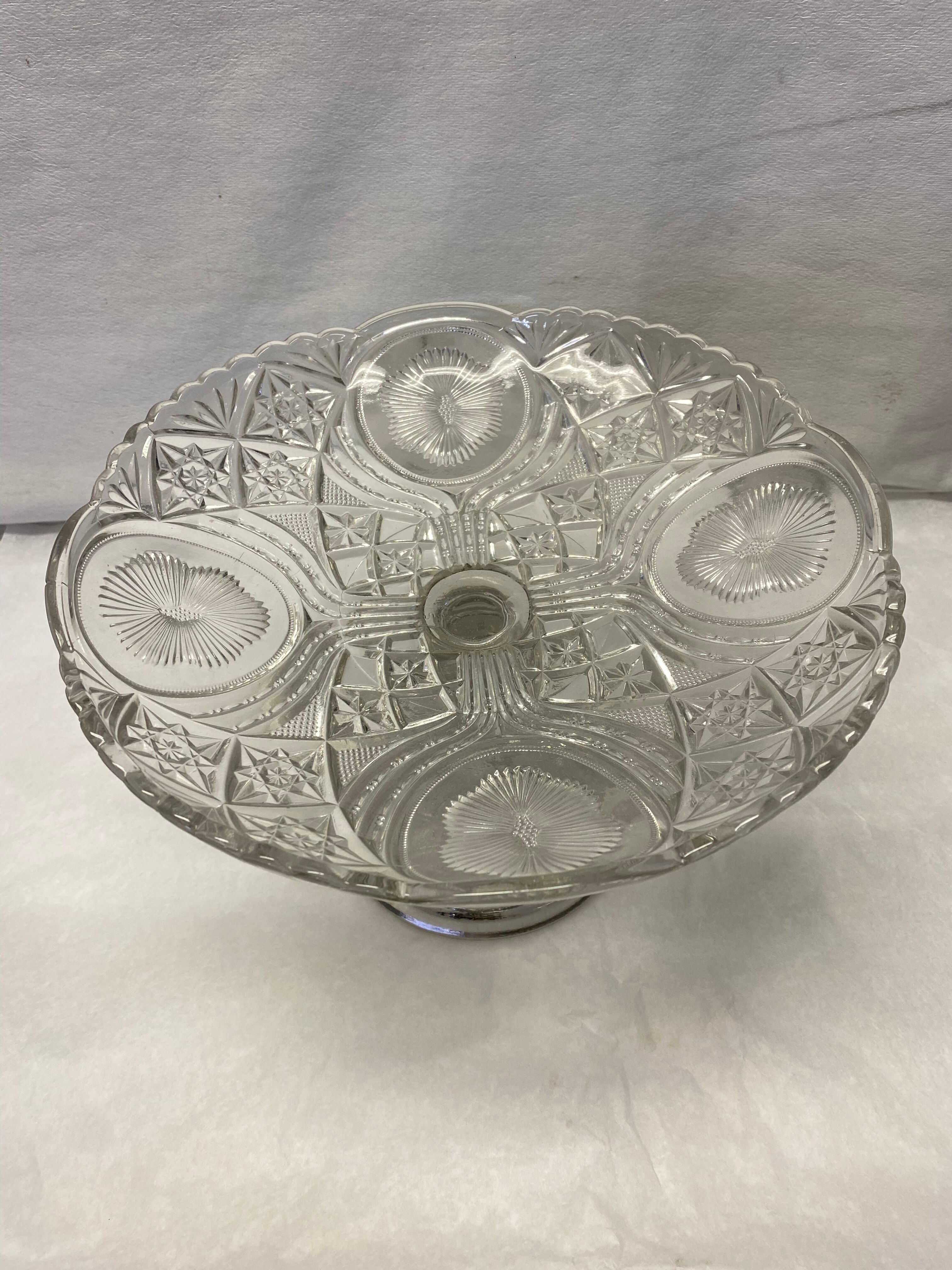 Glass serving dish