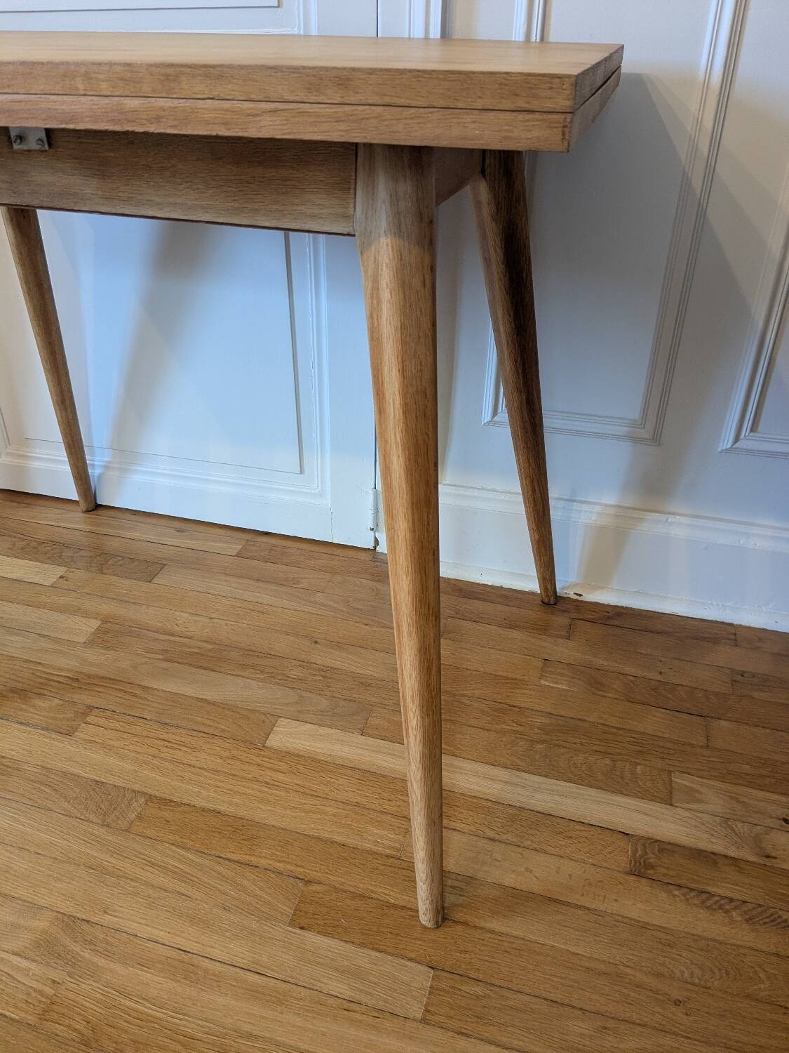 Vintage extendable table