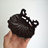 Shell soap holder