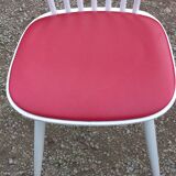 Set of 4 Scandinavian style chairs from the 50s in white lacquered wood and red skaï patties