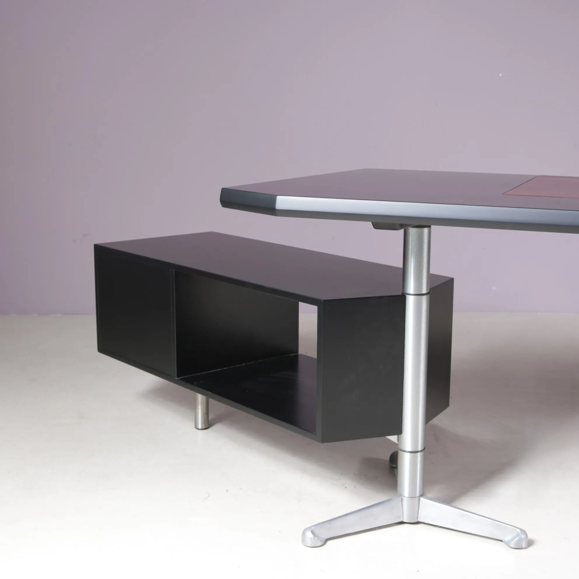 1950s Osvaldo Borsani desk for Tecno Milano, Italy