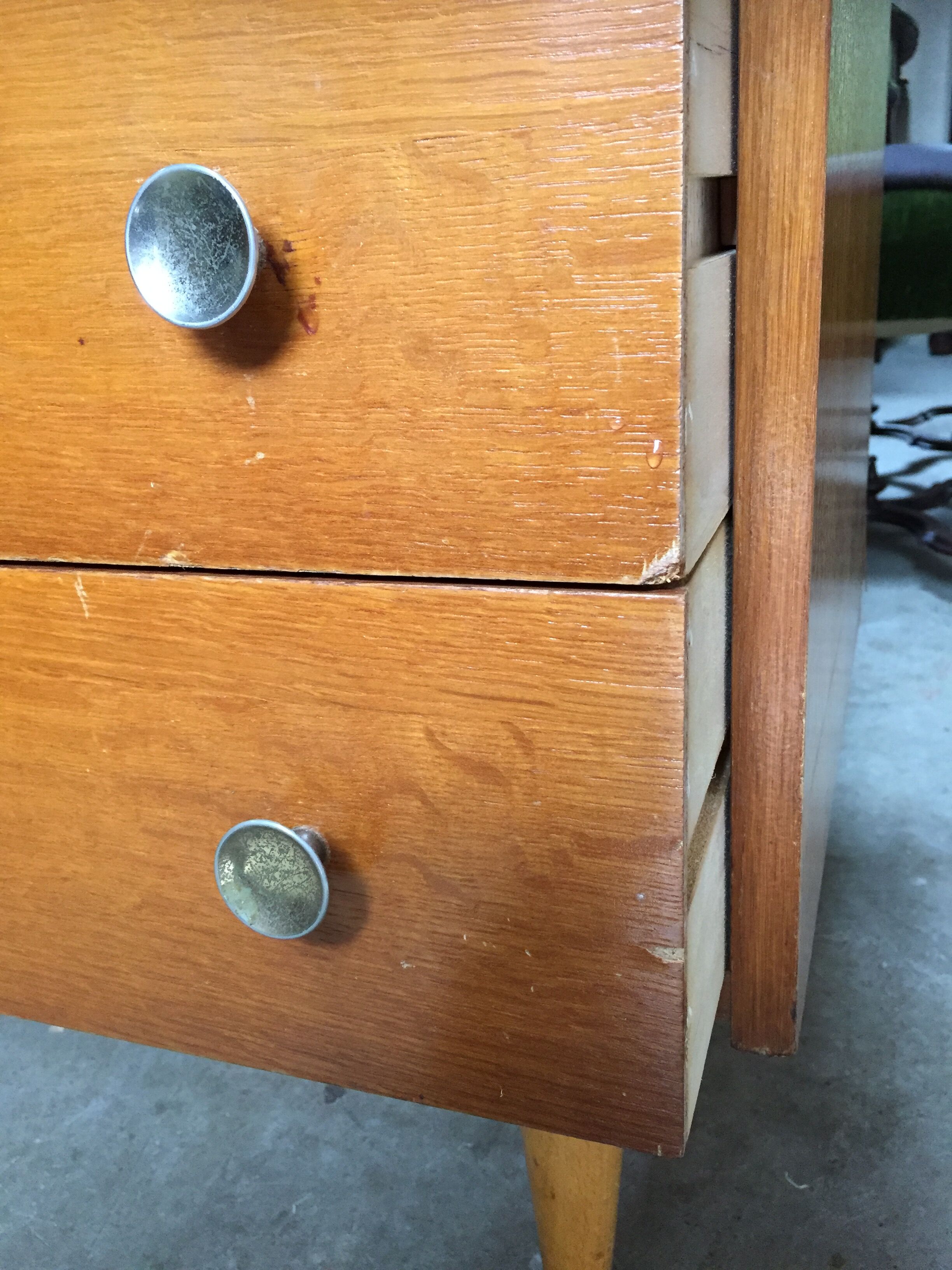 Vintage oak chest of drawers veneered on chipboard