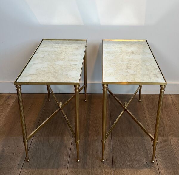 Paire de bouts de canapé en laiton à plateaux de miroirs antiques de la Maison Jansen