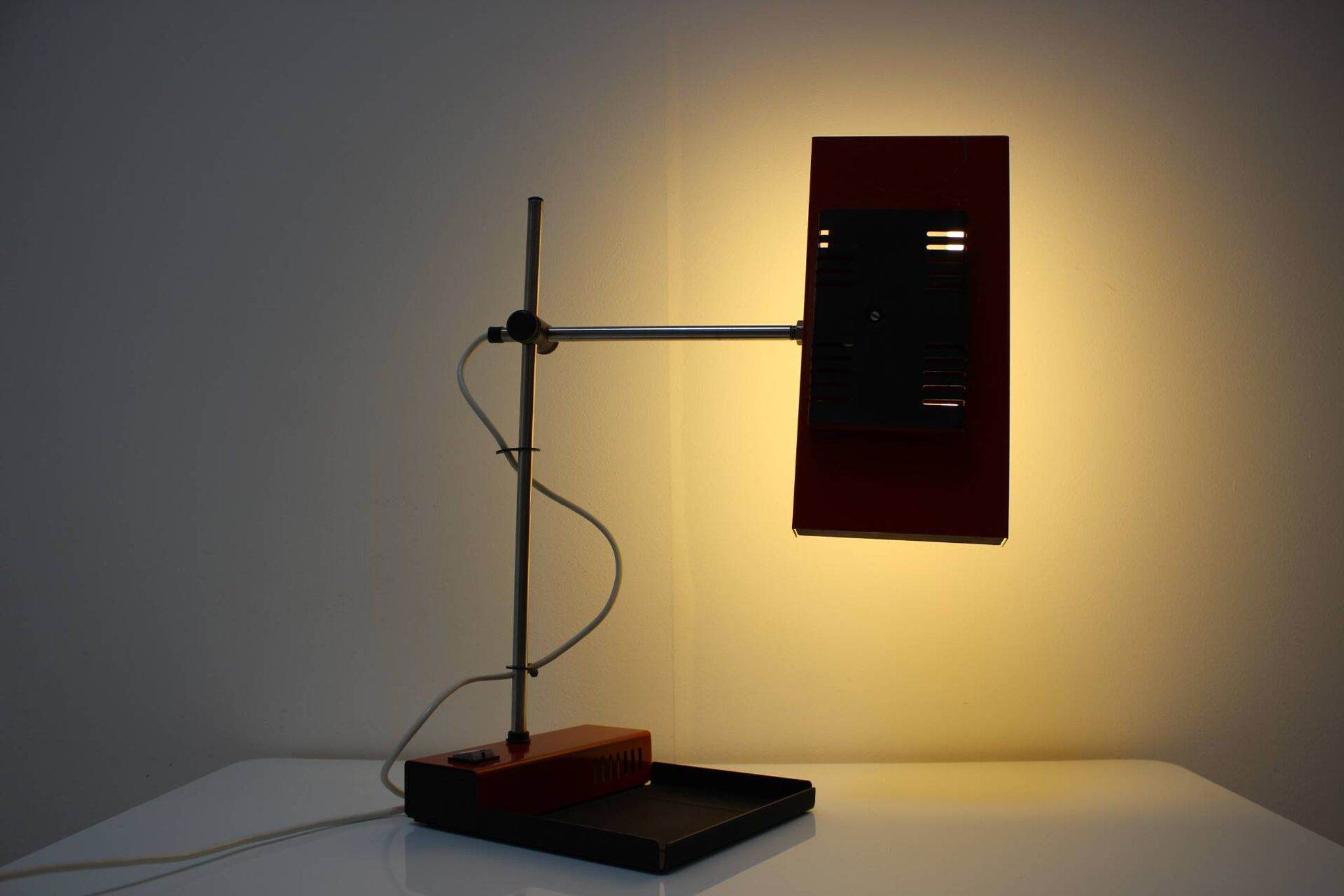 Lampe de table par Josef Mára, pour Tesla, années 1990, Tchécoslovaquie