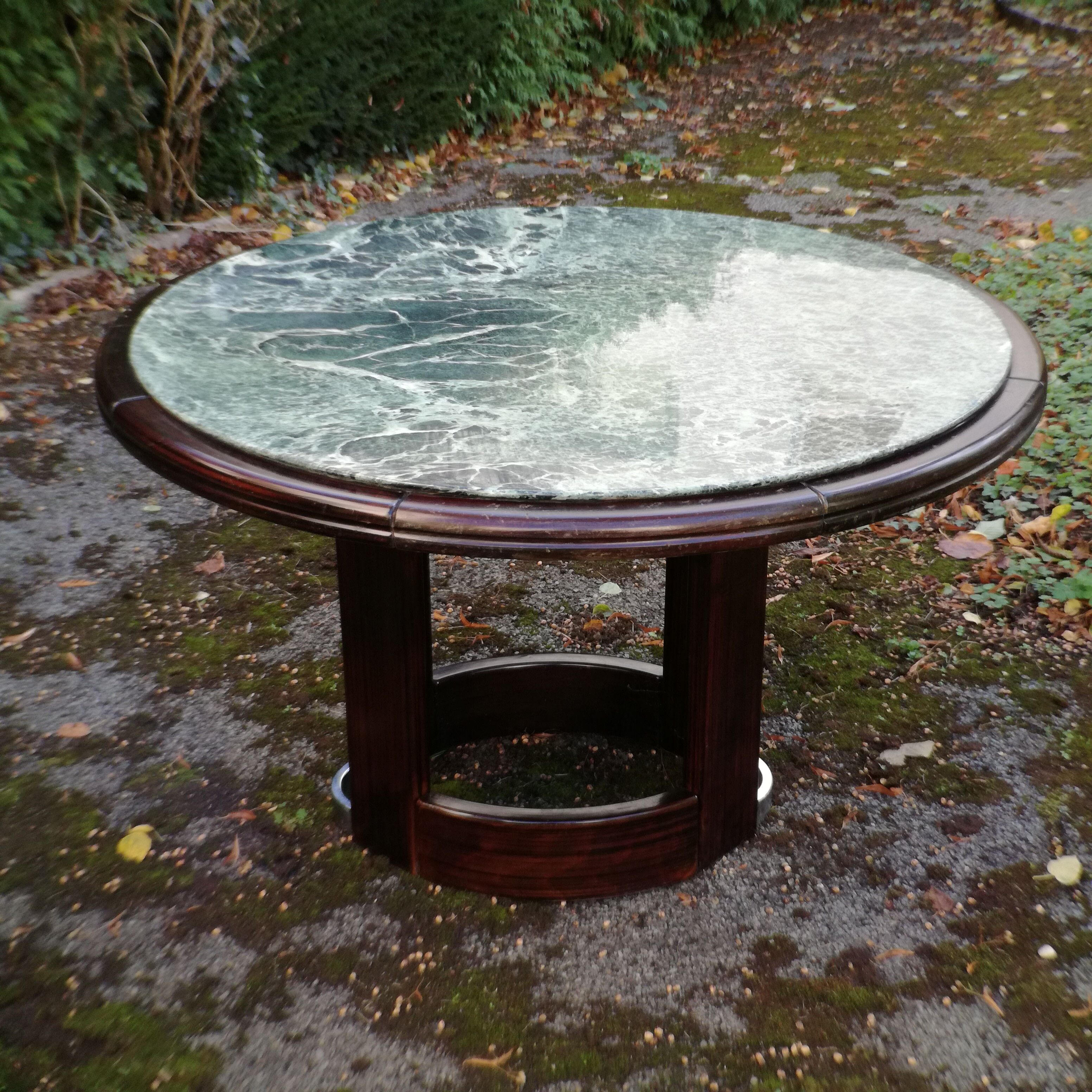Art Deco round table in green marble
