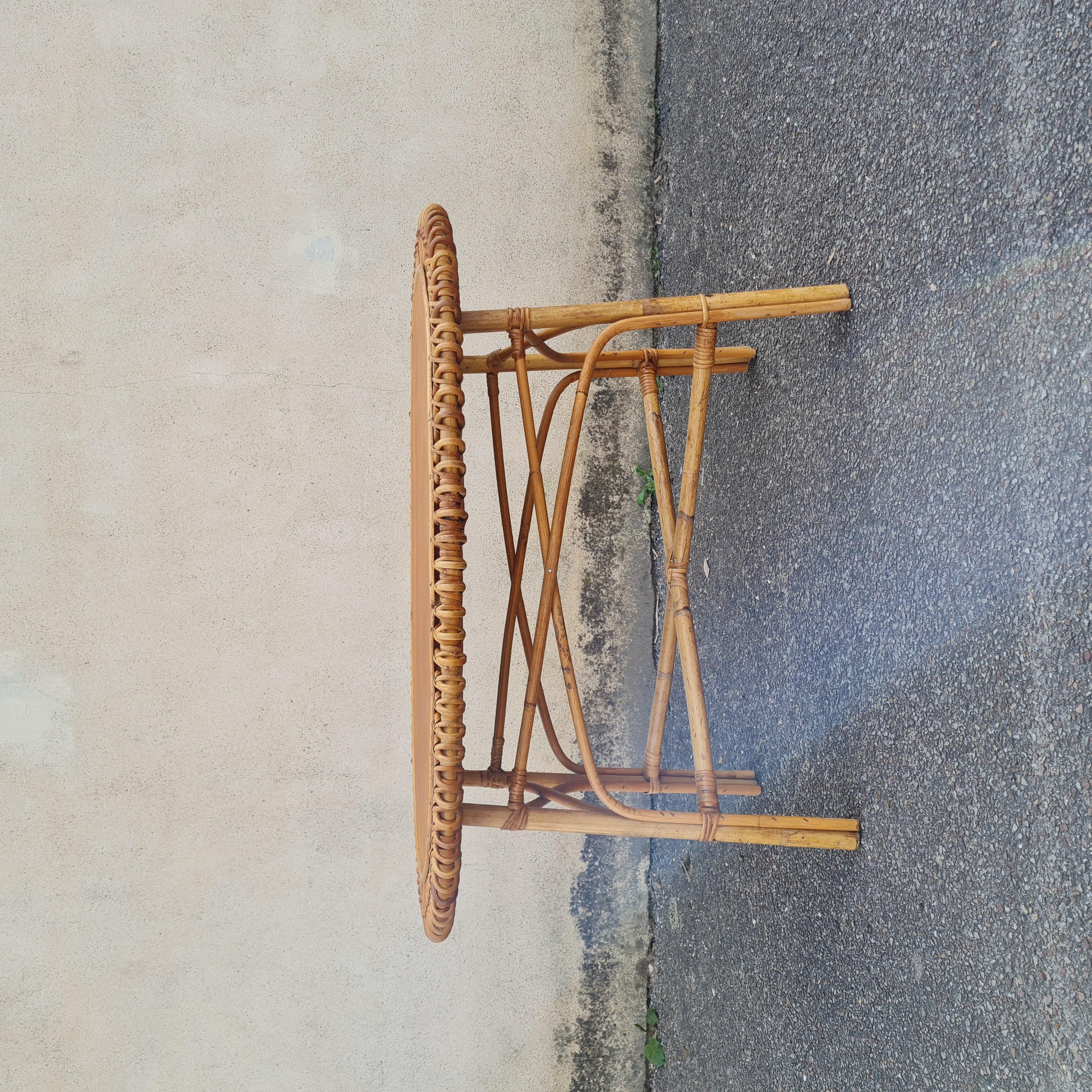 Table basse en rotin années 50