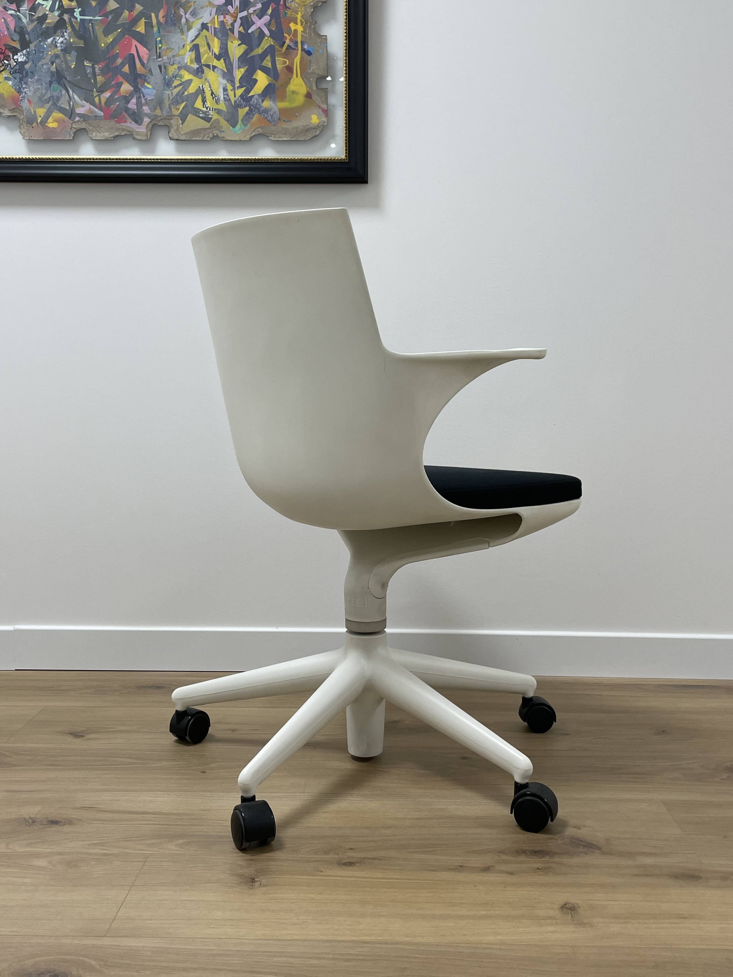 Spoon vintage office chair by Kartell