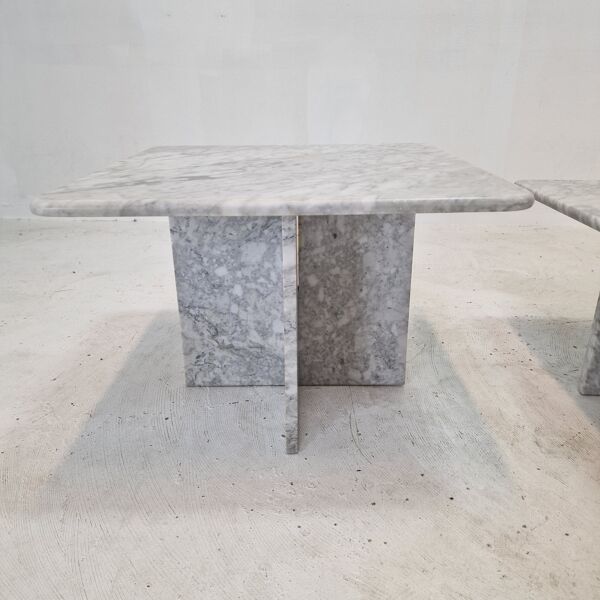 Ensemble de 3 tables basses ou d’appoint en marbre italien, années 1970