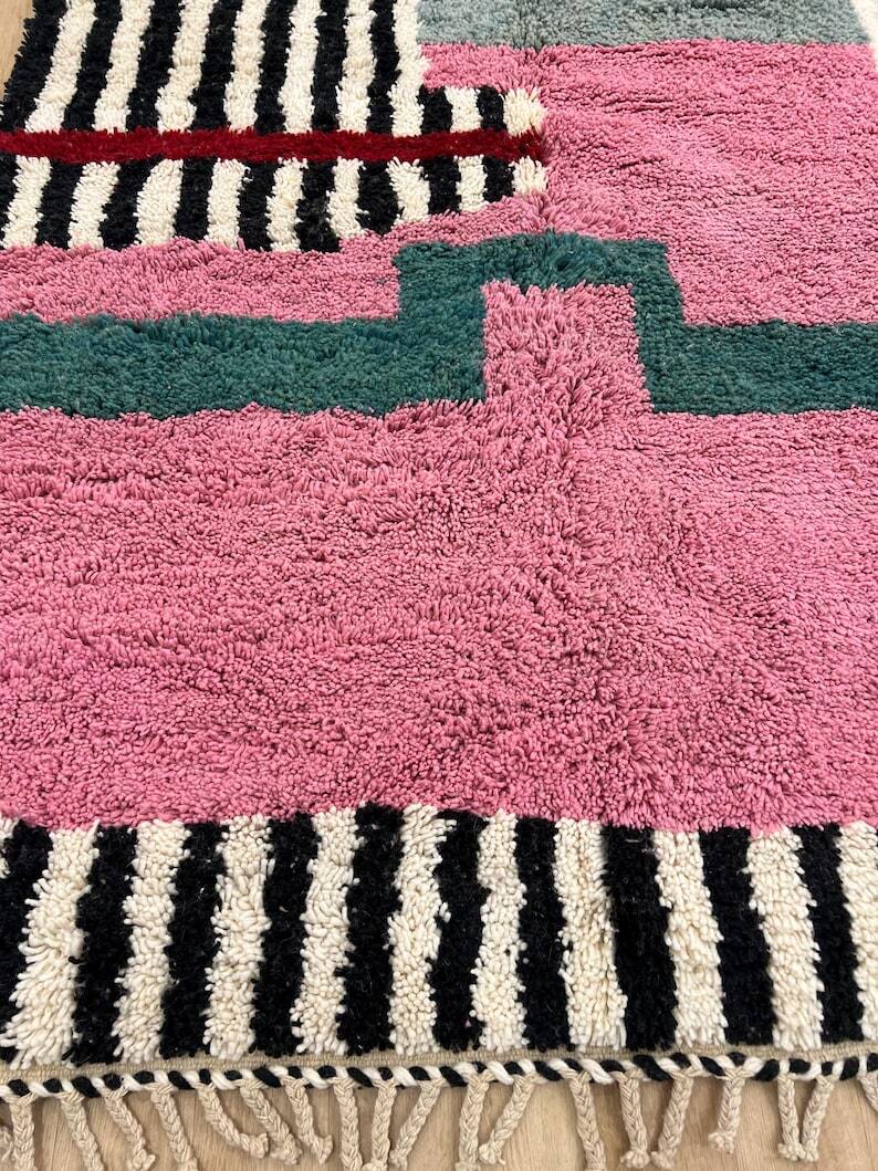 Traditional handwoven Berber rug, size 145 x 255 cm