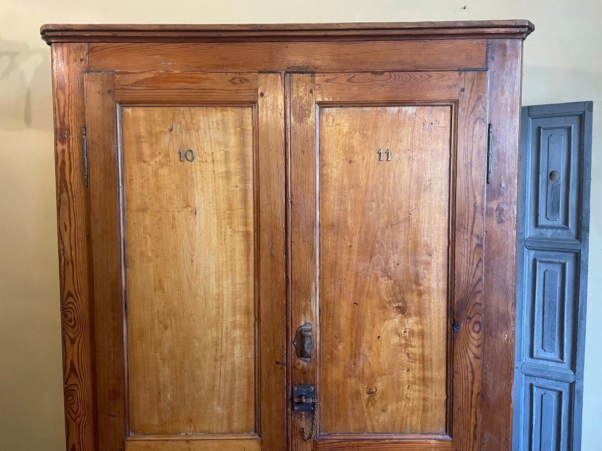 Wardrobe, kitchen cupboard, dresser, shelf.