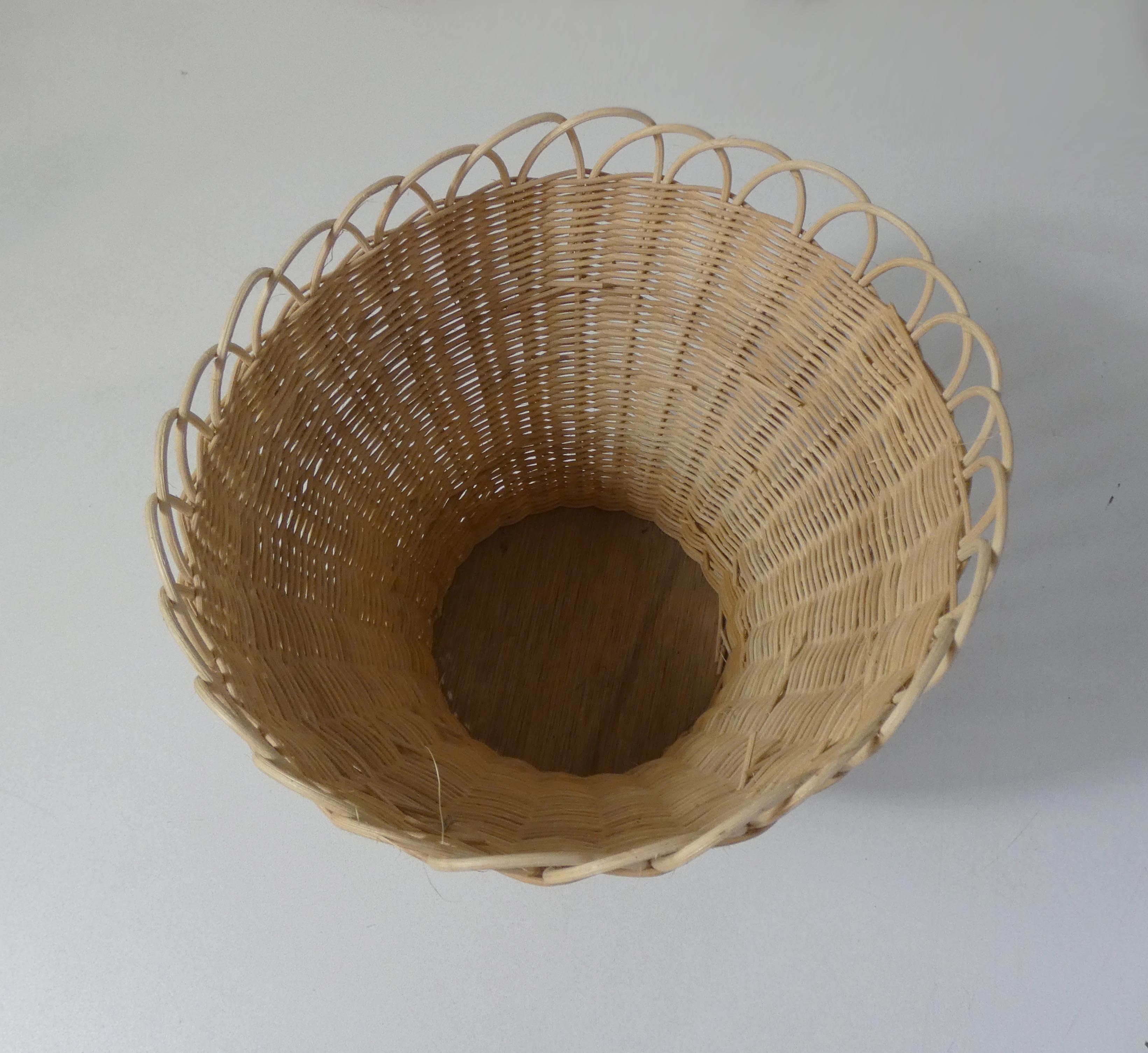 Cache pot en rotin