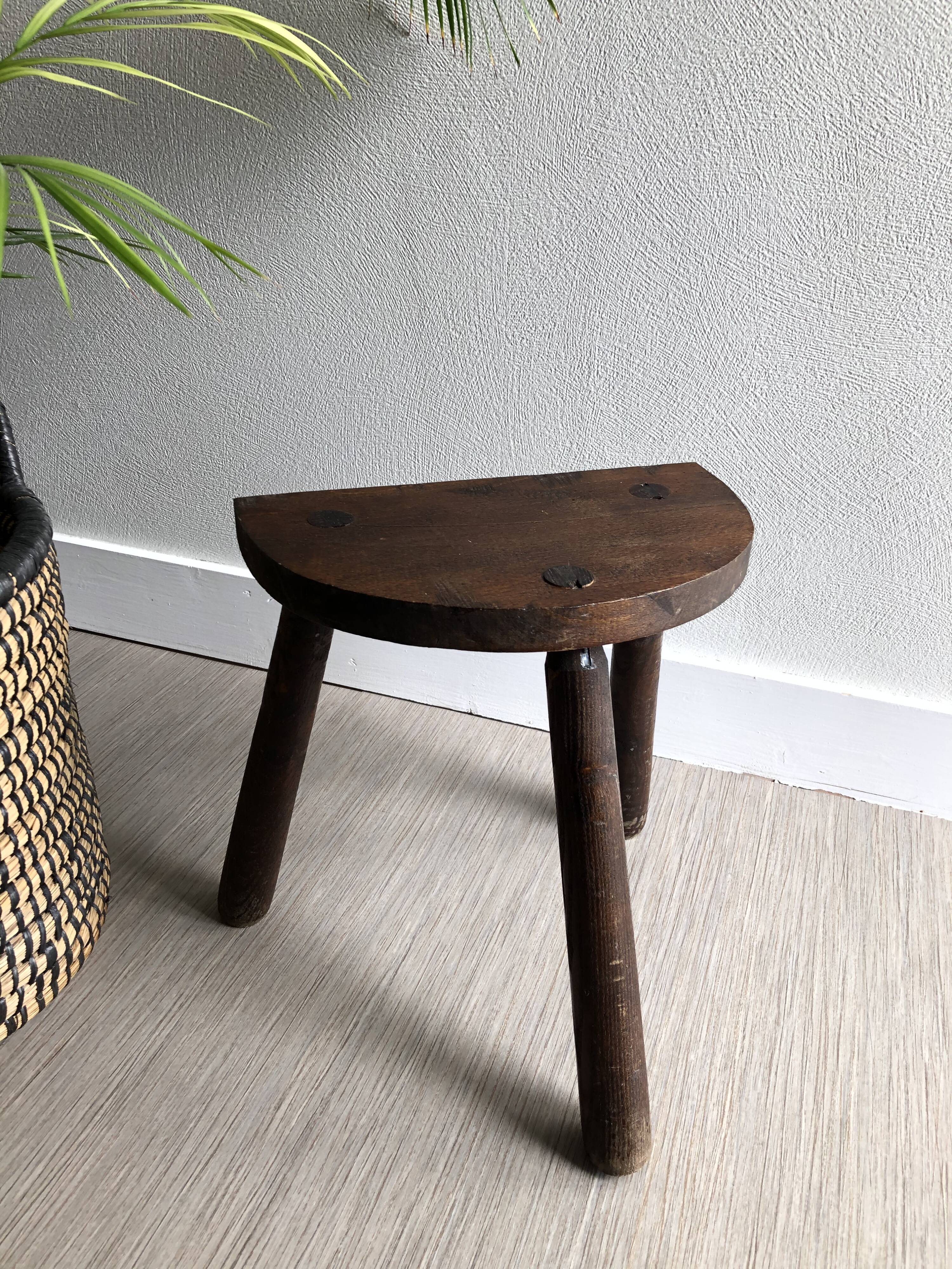 Tabouret tripode bois