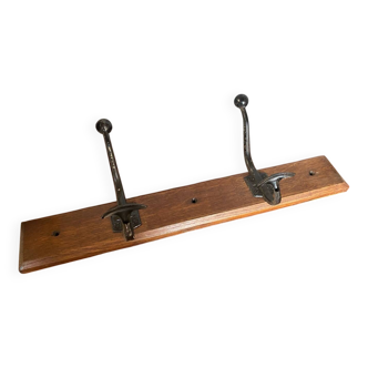 Ancien porte manteau bois + 2 patères double métal noir