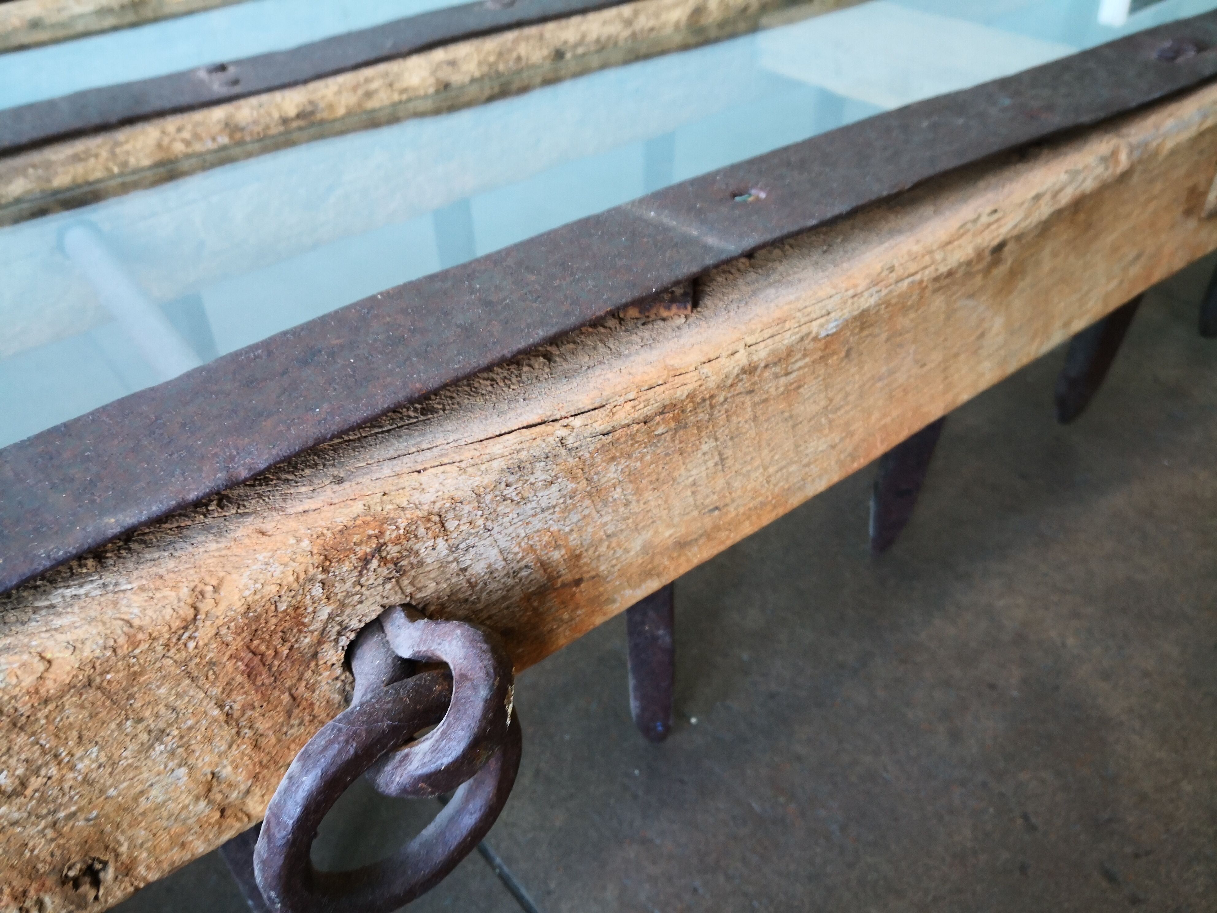 Table basse, herse agricole