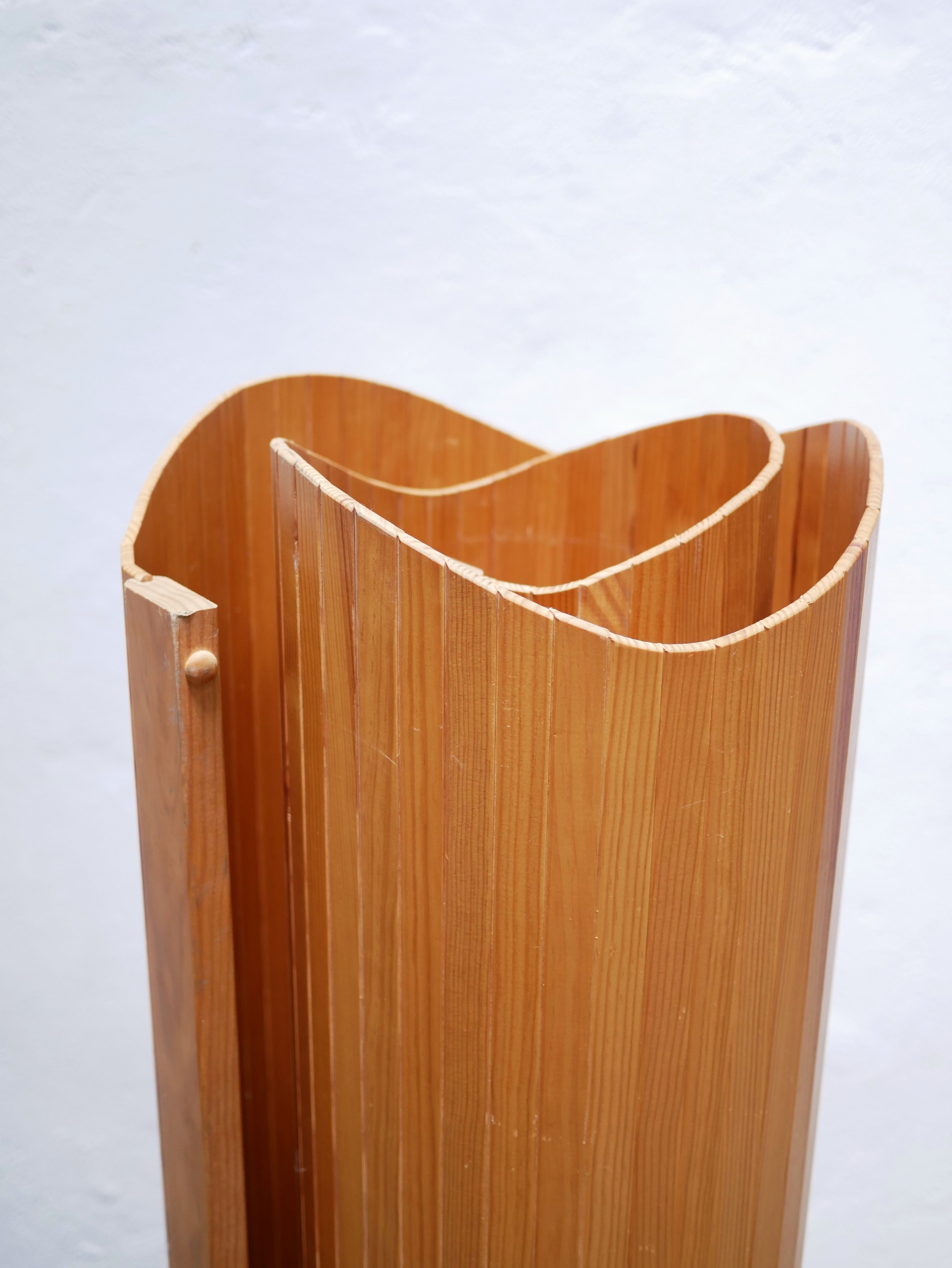 Vintage wooden screen published by Habitat