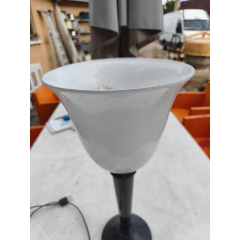 Lampe Jumo bakélite et opaline blanche