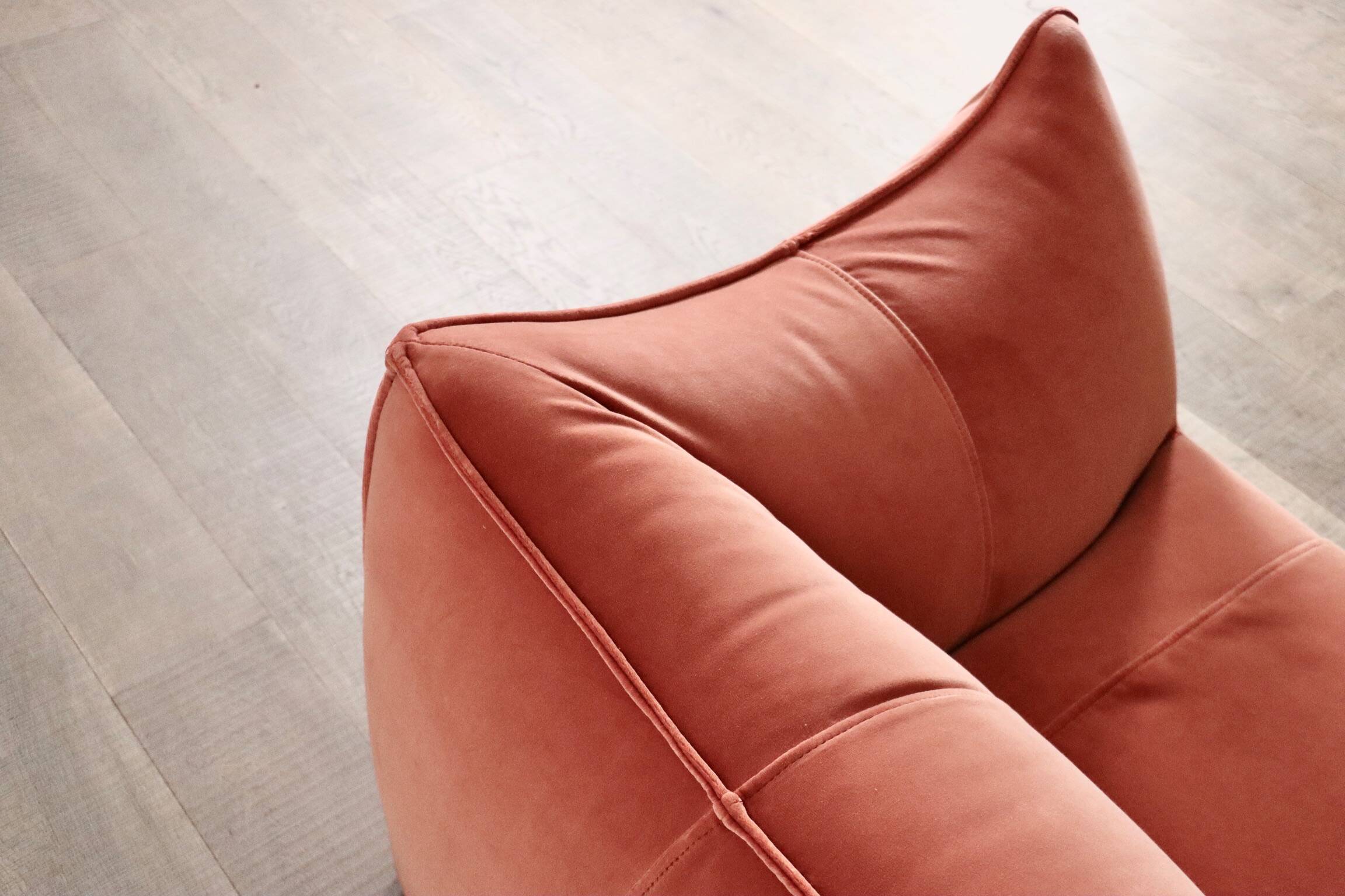 Le Bambole sofa in coral velvet By Mario Bellini For B&B Italia, 1970s