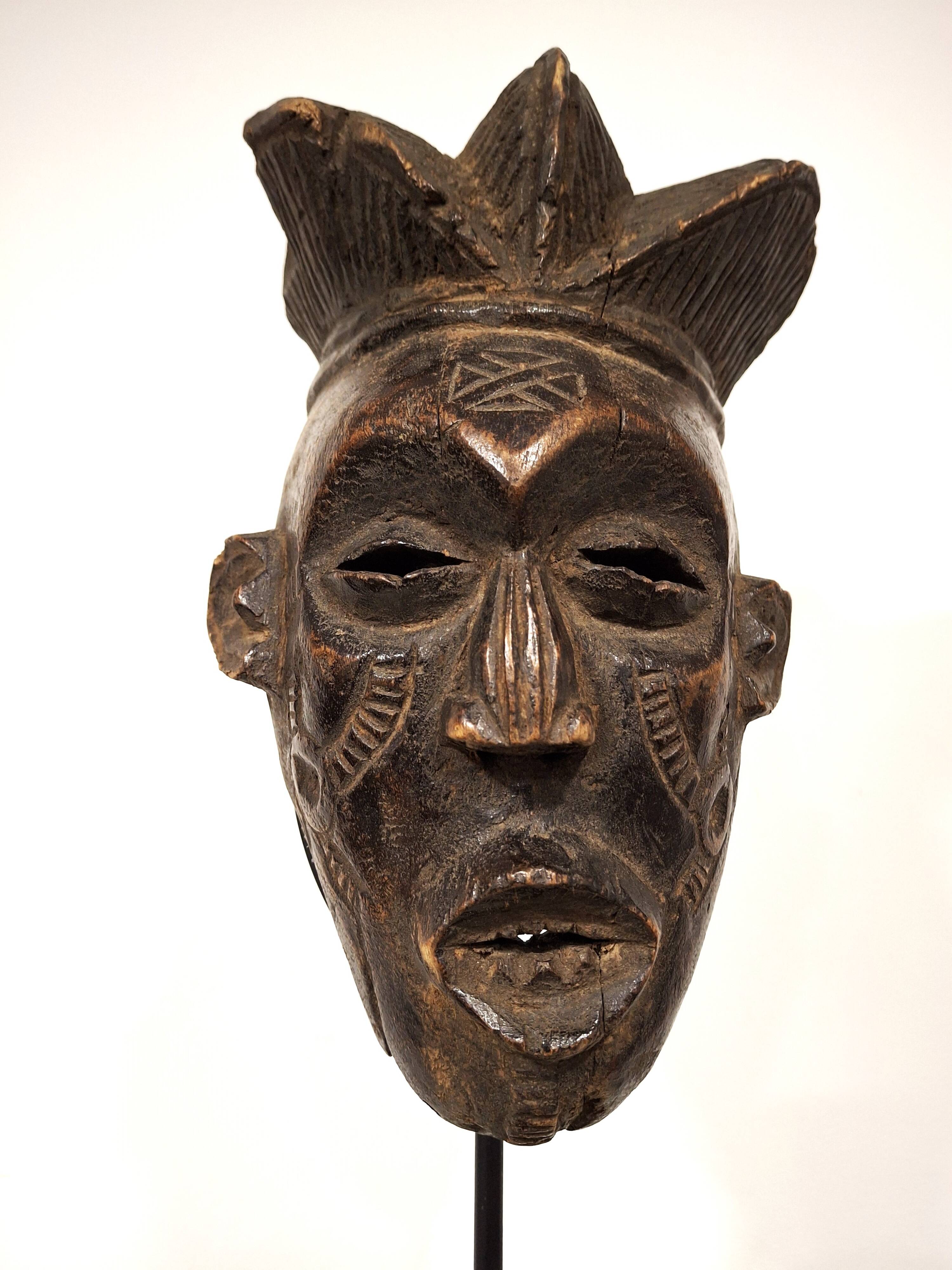 Chokwe Mask – Mid 20th Century – Angola – African Tribal Art