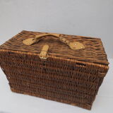 Rectangular wicker trunk