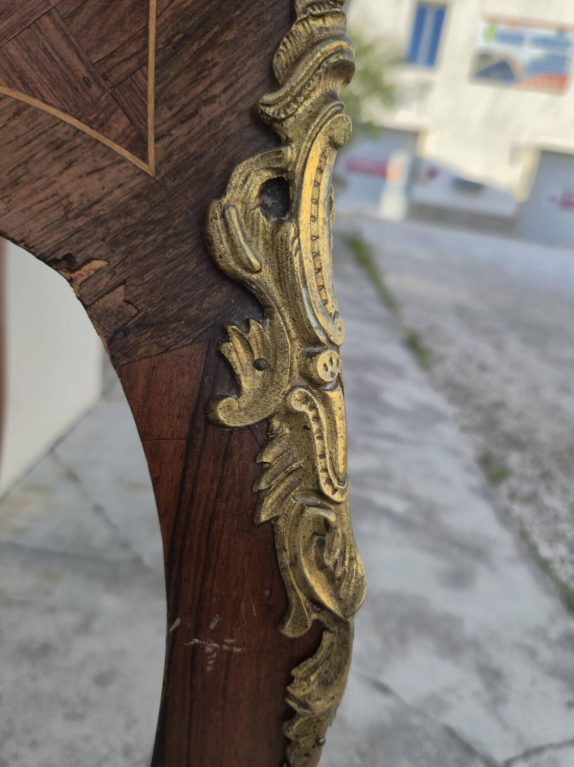 Louis XV style lady's desk in marquetry and bronze