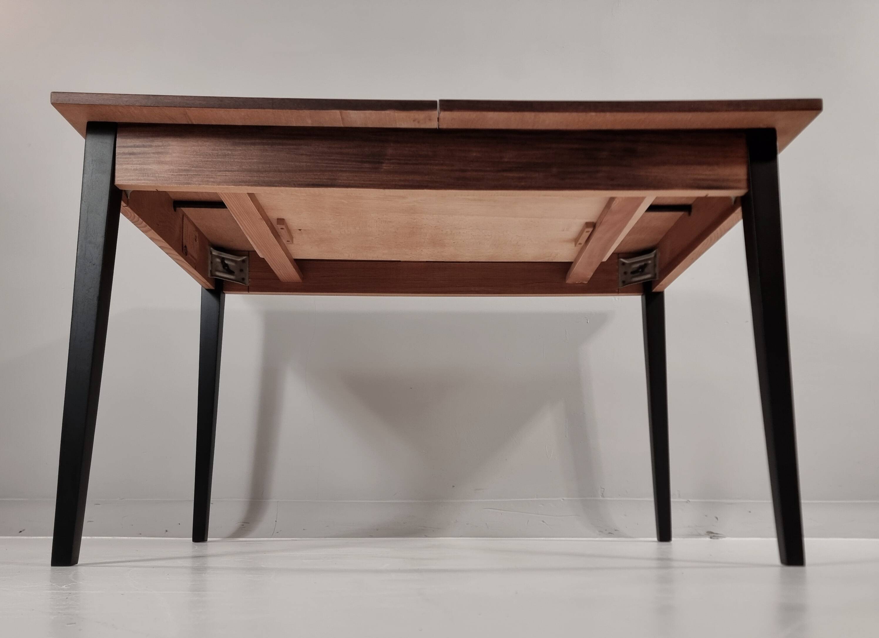 Table vintage en frêne, années 1960