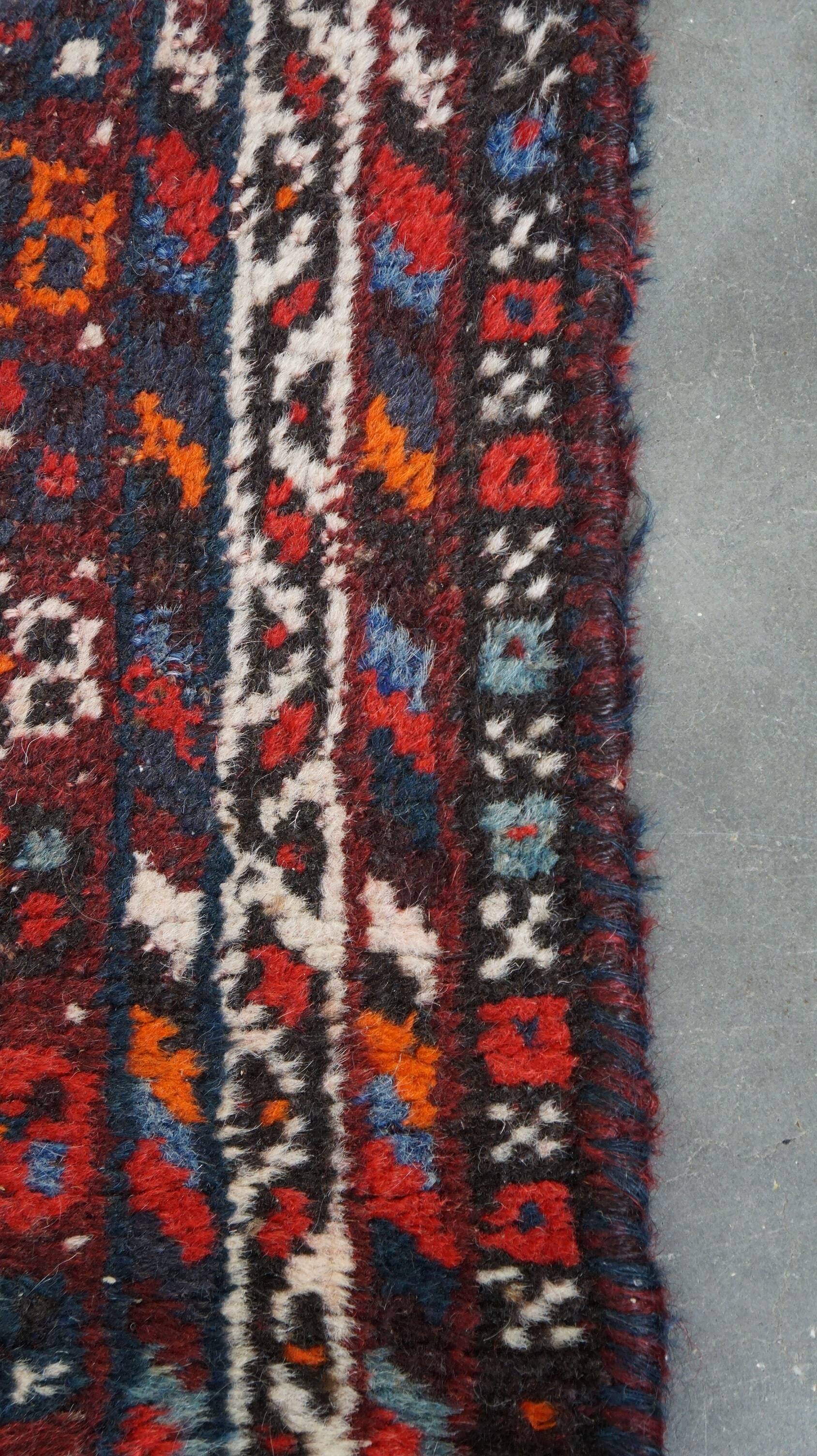 Vintage oriental rug including dark purple 118x82cm