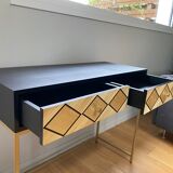 Diamond console
