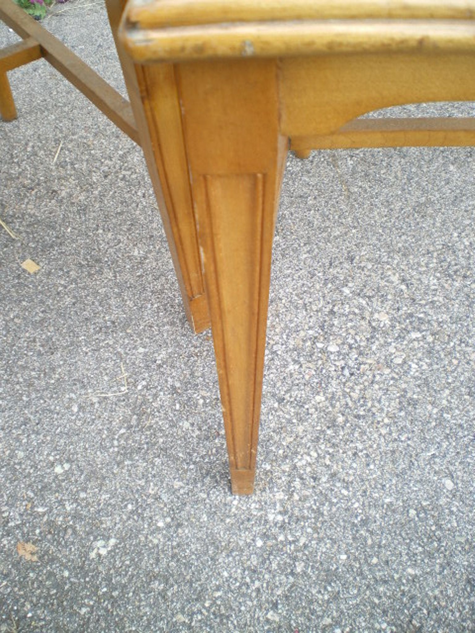 2 chaises en noyer
