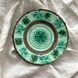Assiette ancienne en barbotine Schramberg Villeroy et Boch fin 19eme