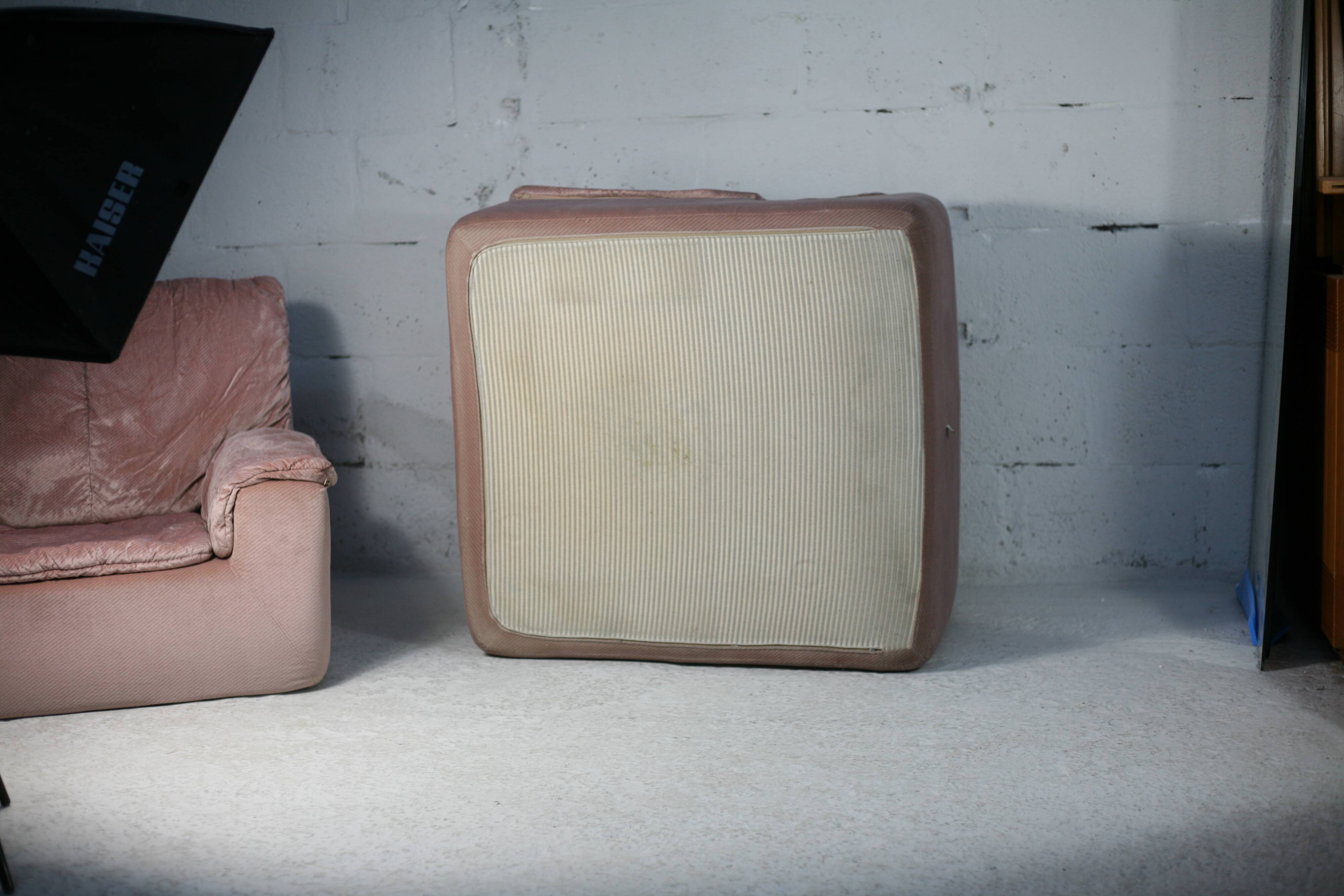 Cinna, pair of armchairs foam and velvet ras pink pale, France, circa 1970
