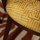 Ensemble de 4 chaises de salle à manger de style art déco en bois de chêne marron chocolat avec revêtement géométrique